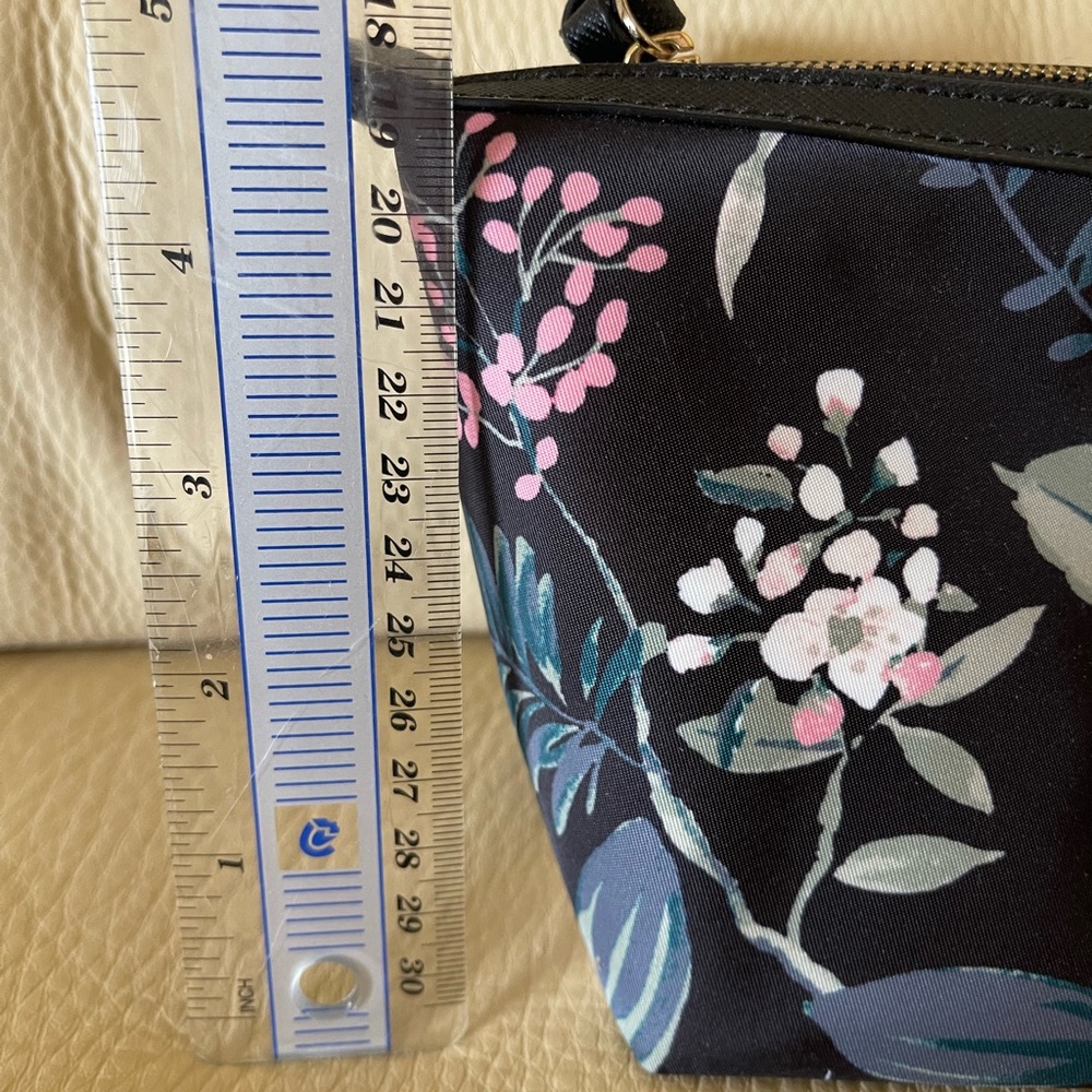 ♠️ Kate Spade Floral Pouch - Picture 8 of 8